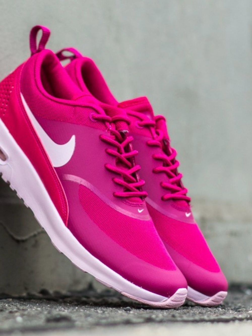 Nike Women’s Hot Pink Athletic Sneakers